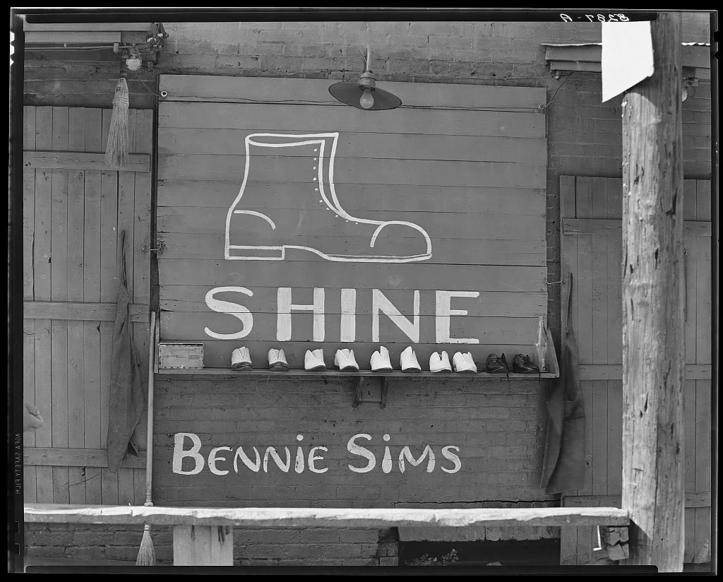 [Shoeshine stand detail, Southeastern U.S.], Southern States, 1936