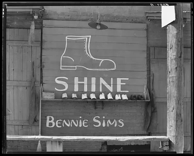 [Shoeshine stand detail, Southeastern U.S.], Southern States, 1936